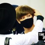 [카이] 카이 <b>머리</b>에 누구 손이지?