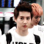 [EXO] 준면이 <b>특유</b>의 슬쩍웃는게있음