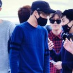 [EXO] 종인이 <b>쇼핑백</b> 자주 바뀌네
