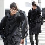 김수현 과거사진..어깨에 성장판 달린듯..