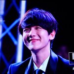 [백현] 꺄악  어뜨케 이런 이쁜 <b>미소</b>를ㅠㅠㅠㅠ