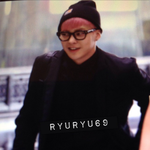 [EXO] 이사진 시우민 <b>베트맨</b>에 나오는 펭귄맨닮았어;;;