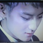 [EXO] 타오의 <b>저</b> 피부가 손등에 닿는<b>느낌</b>은