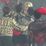 [EXO] <b>키</b>스퍼포하기전 김준면표정