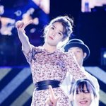 똥머리한 아이유 미모 대박;;