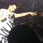 [시우민] 팬들과의 <b>밀당</b>은 이렇게.