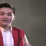 [시우민] 시우민 우리 민석이 손키스 날리는 중!!!!!!!!!