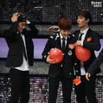 [시우민] 형아 <b>종이</b>가루 후후~불어주는 씽이.