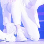 [EXO] 경수 이신발 제품 뭔지알아?