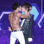 [EXO] 종현 <b>태민</b> 키스퍼포