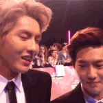 [EXO] 이움짤을 보고도 크리스욕할수있냐