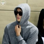 [EXO] 이상태로 선그리벗고 셀카4종<b>분할</b>로 찍어야됐음