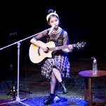 팬미팅에서 애교작렬한 아이유