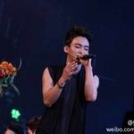 [EXO] 어제 첸 보테가베네타팔찌 맞<b>나용</b>~