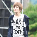 너 없음 웃지도 못하는데 곁에 없단 생각만해도 <b>당장</b> 죽을것 같은데