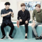 [카이] 종인이는 <b>다리</b>가 진짜 긴가봐 ++