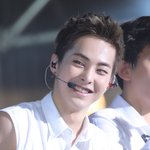 [시우민] 비오는 날 <b>햇살</b>보다 더 환한 시우민