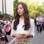 <b>무대밖</b> 걸그룹의 출근길 패션