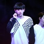 [EXO] 두<b>피엠</b> 반대사진올리는애 개노잼임