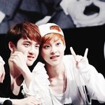 [EXO] 슈됴 <b>투샷</b>에 반대누르는년 머냐