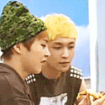 [시우민] 다이어트중인데 배고파서 <b>대리만족</b>으로 엔드라이브에 애들 먹짤...