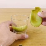 [<b>아리</b>] 키위껍질 쉽게 벗기는법