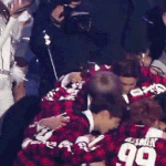 [EXO] <b>니</b>들이야말로 눈고자?? 루한이<b>손</b>맞는데염?