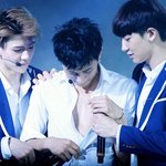 [EXO] 대박이다 오늘 그날임 ㅜㅜ