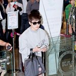 [시우민] 시우민 오늘자 김포공항 고화질 뉴스사진 ㅎ ㄷㄷ