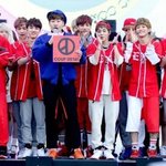 [EXO] 헐나오늘엑소<b>처음</b><b>본지</b>딱1년되는날임