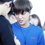 [EXO] 씽판에 <b>죄송</b>한데 헤드폰 쓰시는 님 계시나요?
