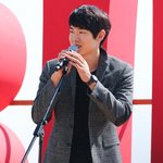 <b>부산</b>에서 매력방출하는 유연석