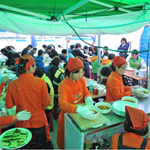 국제위러브유운동본부<장길자회장님>회원들, 세월호 현장서 급식봉사