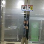 나는 간부급이고  노동자들 하고 같겠니 내가~~