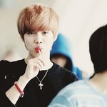 [EXO] 루한 <b>사탕</b>먹던 레전드로 돌아가고싶다,..