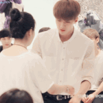 [EXO] <b>미</b>공개 <b>팬</b>싸에선 포옹이랑 허용했었잖아