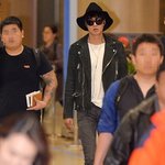 [이민호] 모델비율 돋는 이민호 올블랙 공항패션