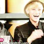 [EXO] 아 멤버들이 종인이 까맣다니까 <b>타오</b> 진심으로 빵터진거봨ㅋㅋㅋㅋ
