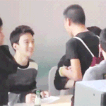 [CHEN] <b>눈웃음</b>에 녹은 남팬의 하트