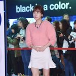 핑크<b>색옷</b>입고 러블리해진 윤진이