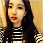 [수지]  최근 레드<b>계열</b>에 립스틱 수지