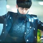 [EXO] 찬열이 이 니트 작년부터 입을때마다 