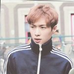 [EXO] <b>집앞</b>에 레이가 이렇게서있다면?