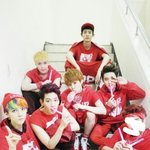 [EXO] 계단을 올라가려는데 