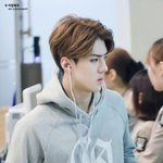 [EXO] 왜 세훈이는 <b>후드티</b>입어도 섹시하냐