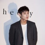 더 잘생겨진 이수혁 외모