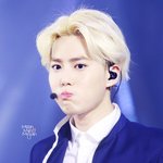 [EXO] 나얼굴이너무빵빵해..<b>빵떡</b>같아