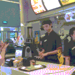 [EXO] 뜬금없는데 맥날 새우버거 먹어본사람