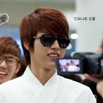 아이돌의 <b>이색</b> 공항패션 모음