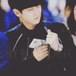 [EXO] 이거 열이 폰<b>케이스</b> 어디꺼임?밀리터리